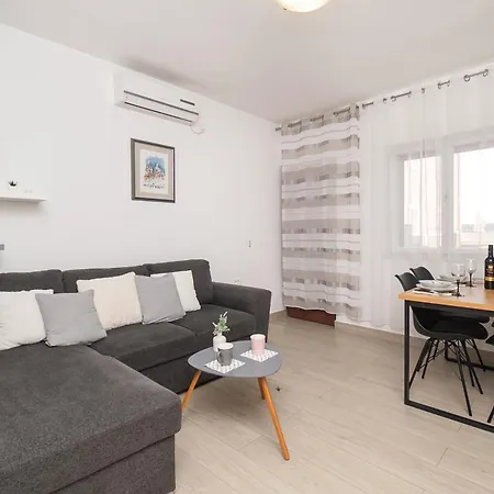 Ivana Apartamento Brodarica (Sibenik-Knin)